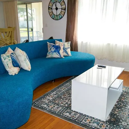 New Decor /Oval Couch/Indoor, Outdoor Patio Grill Vila